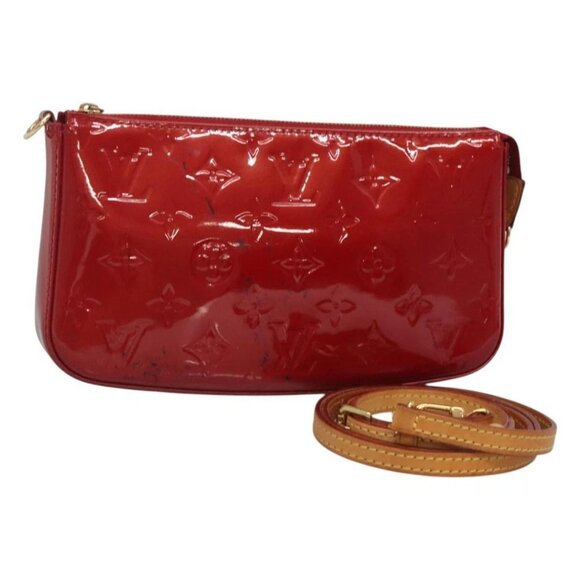 Louis Vuitton Handbags - LOUIS VUITTON Vernis Pochette Accessoires Pouch Pomme D'amour M91577 Auth 125358